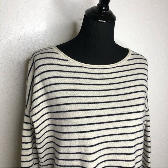 Vince oatmeal cream black striped wool cashmere sweater size Extra Small XS - Picture 2 of 16